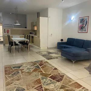 Appartamento 2bed With Backyard, Sliema